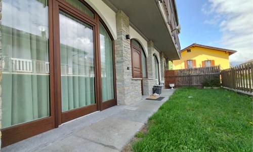 SAINT-MARCEL – VILLA A SCHIERA RISTRUTTURATA IN CENTRO
